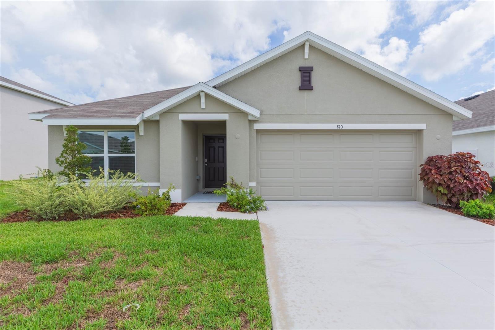 Single Family Residence in RUSKIN, FL - Daniel Dourado