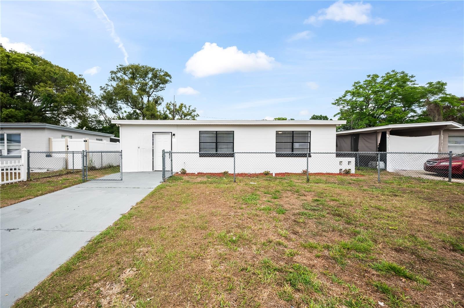Single Family Residence in ORLANDO, FL - Daniel Dourado