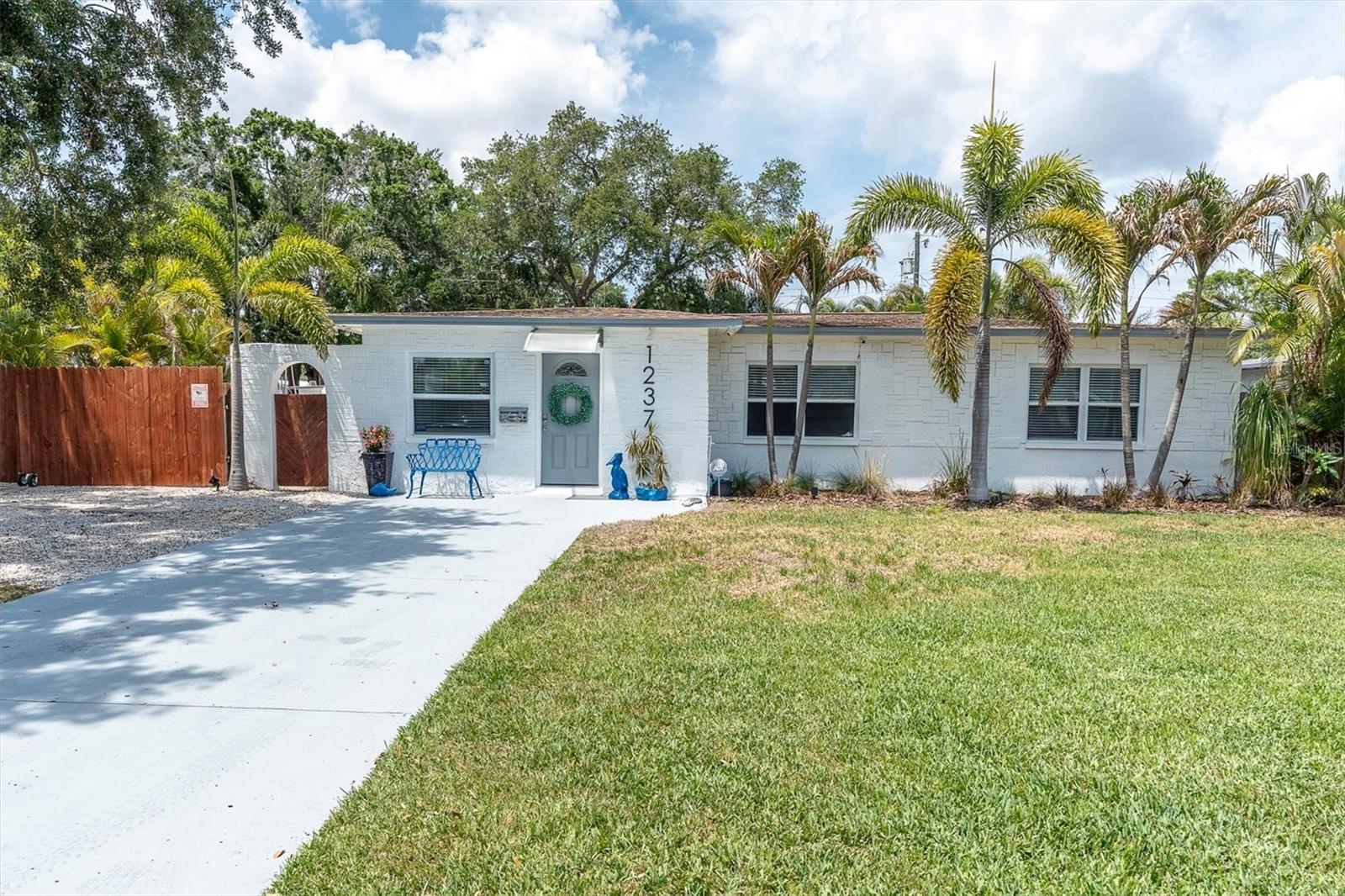 Single Family Residence em ST PETERSBURG, FL - Daniel Dourado