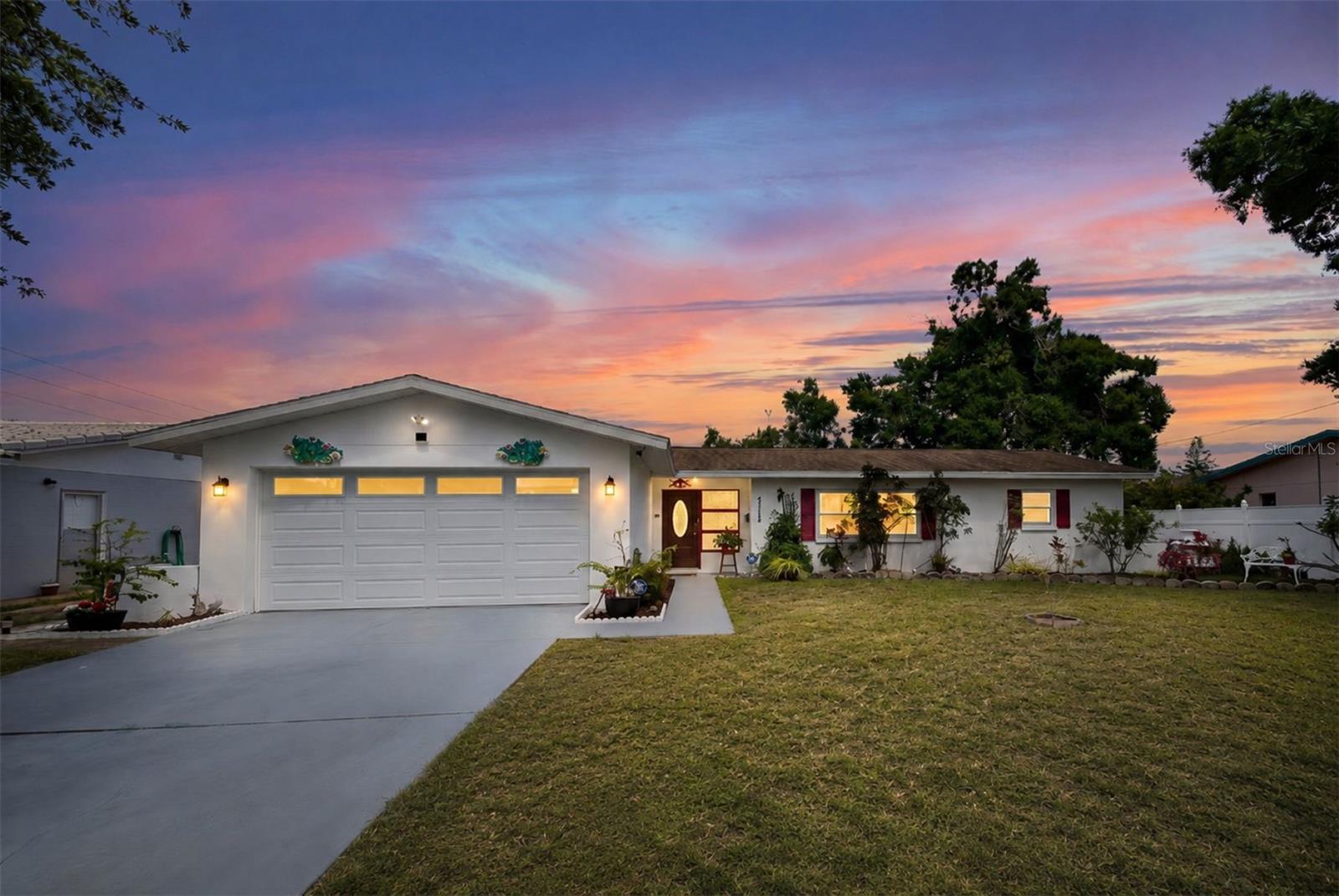 Single Family Residence em ST PETERSBURG, FL - Daniel Dourado