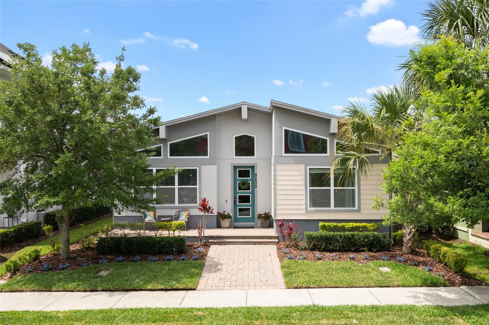 Single Family Residence in ORLANDO, FL - Daniel Dourado