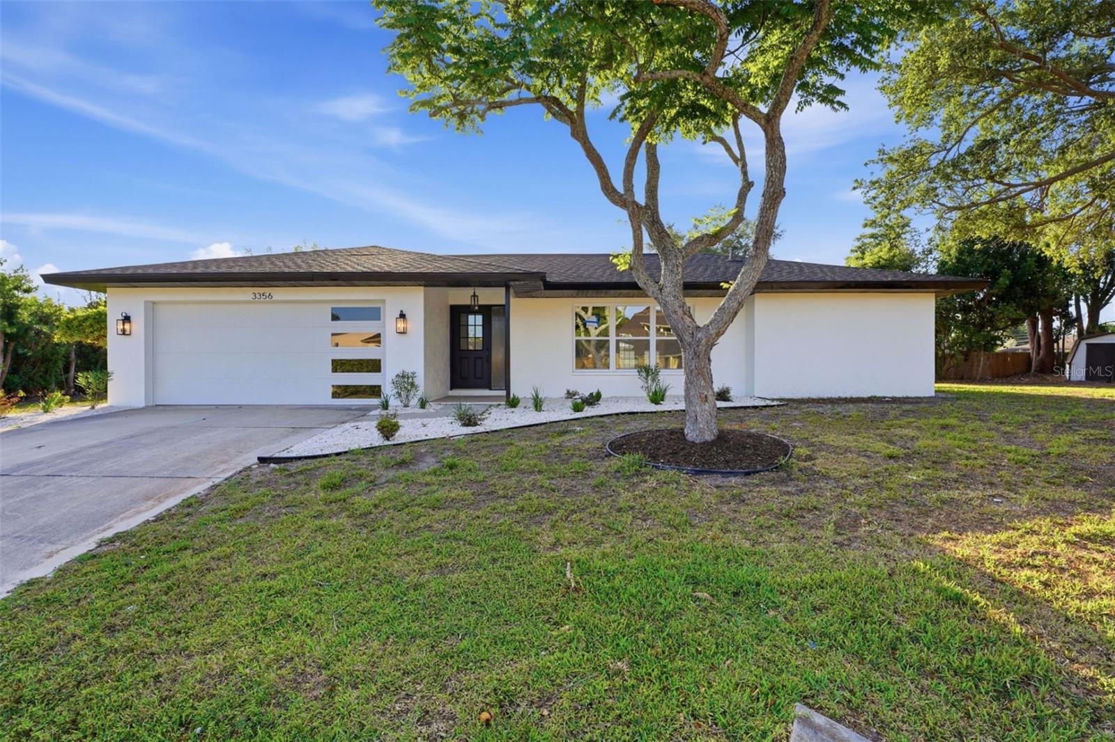 Single Family Residence in SARASOTA, FL - Daniel Dourado