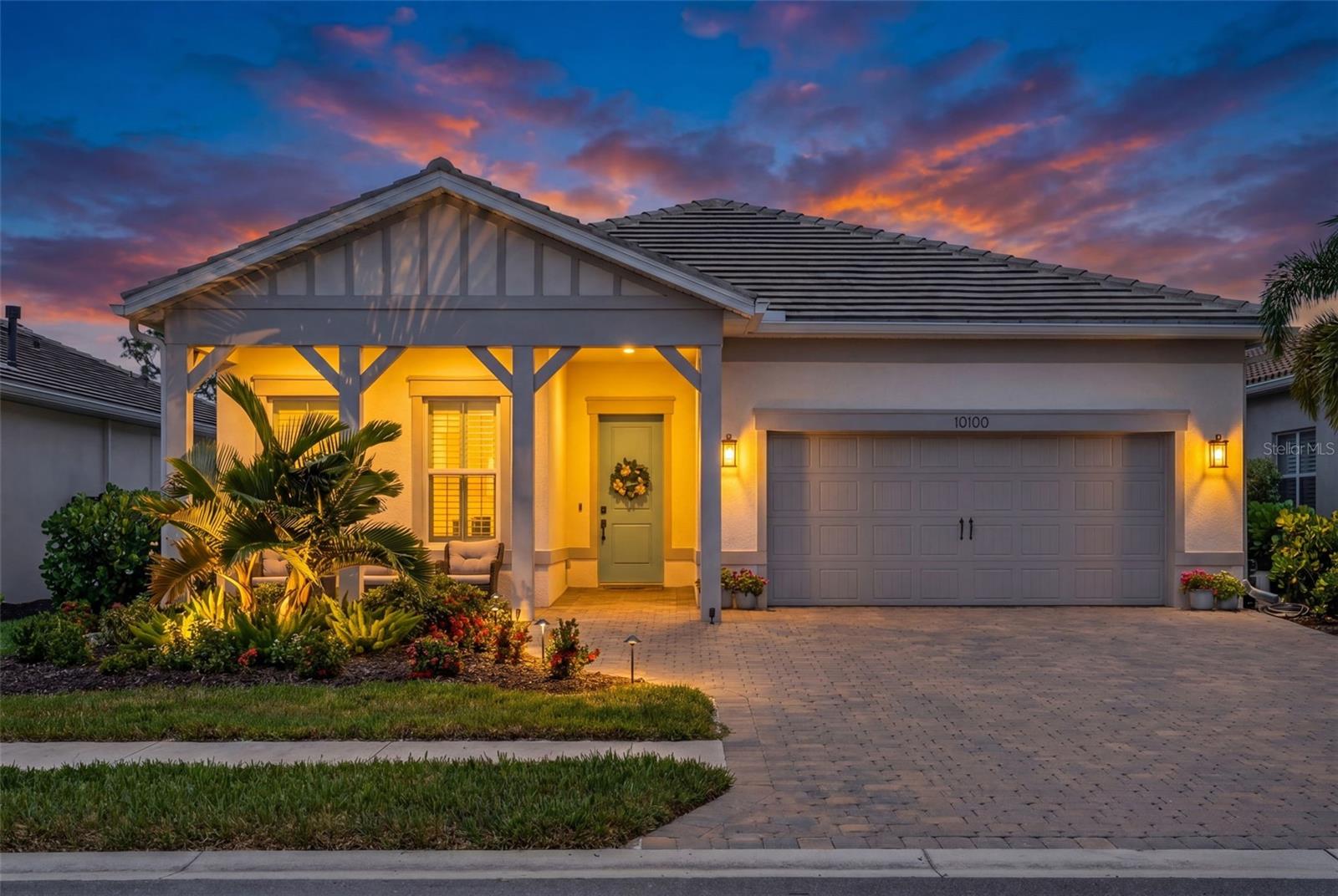 Single Family Residence in ENGLEWOOD, FL - Daniel Dourado