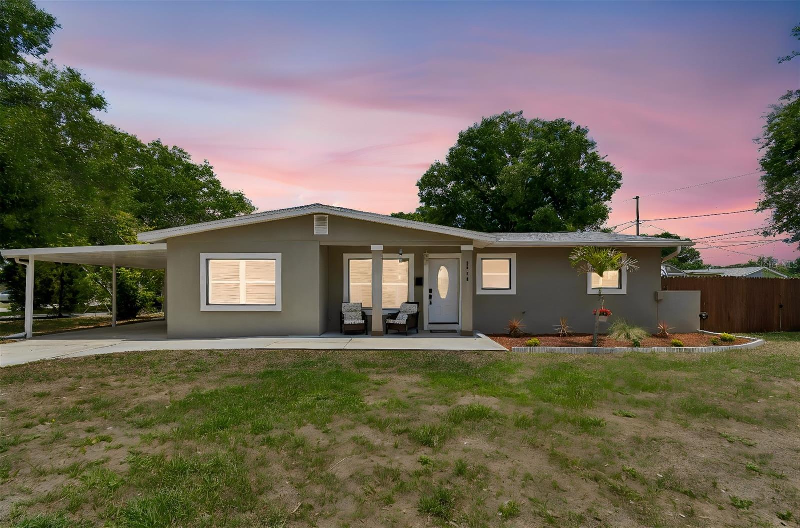 Single Family Residence em ST PETERSBURG, FL - Daniel Dourado