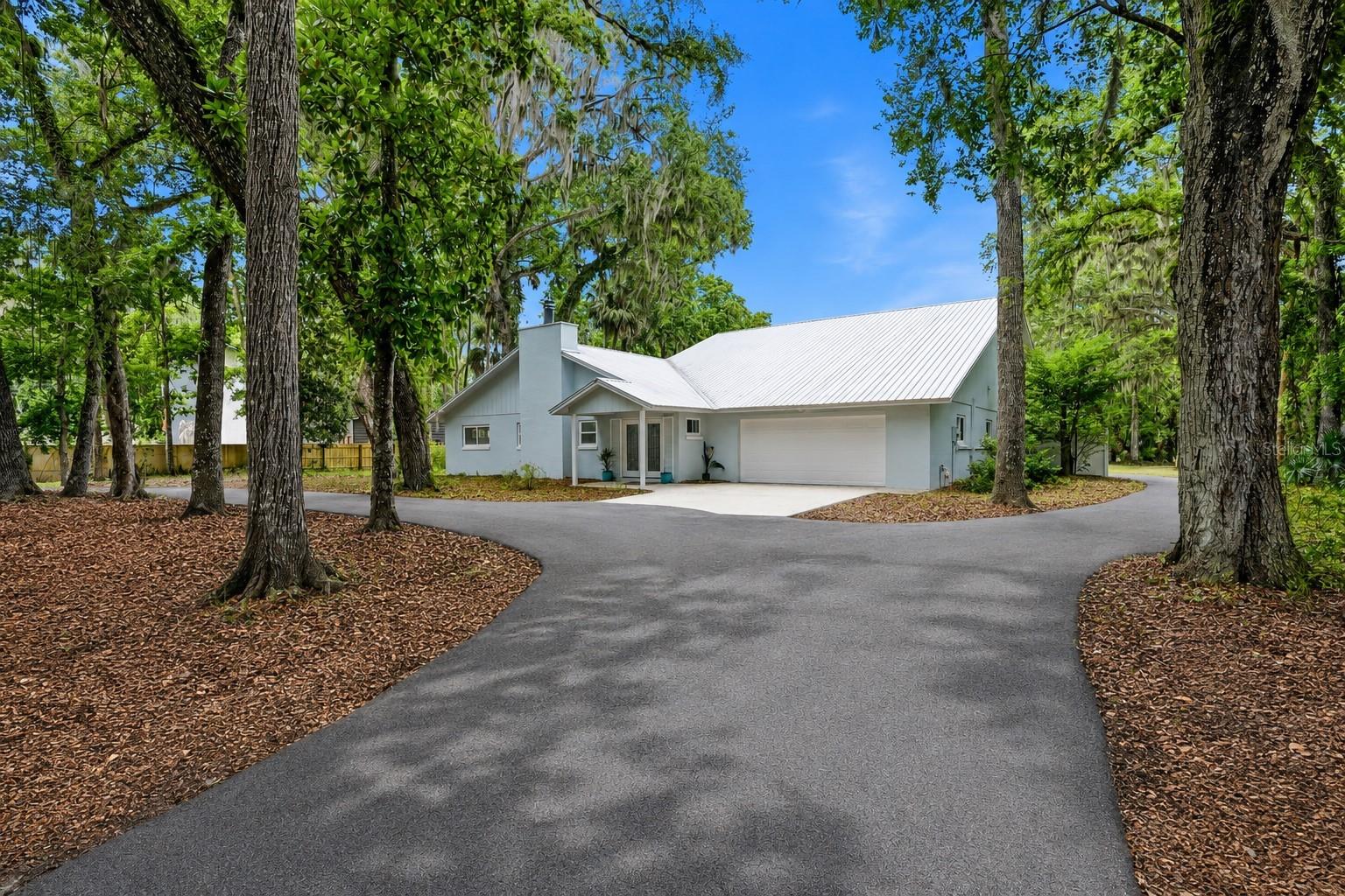 Single Family Residence in NEW SMYRNA BEACH, FL - Daniel Dourado