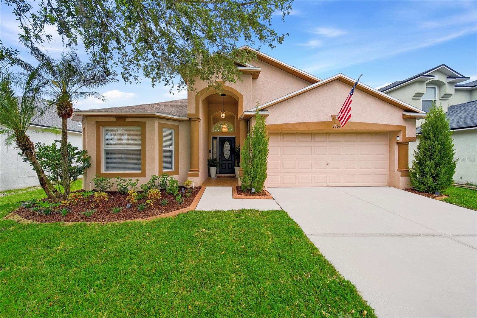 Single Family Residence in LAND O LAKES, FL - Daniel Dourado