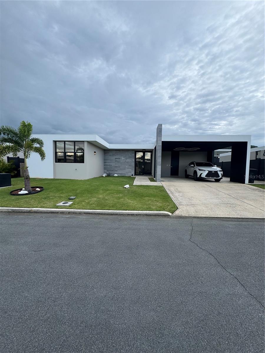 Single Family Residence in GURABO, PR - Daniel Dourado