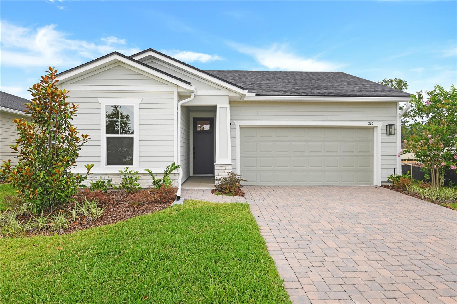Single Family Residence in PALM COAST, FL - Daniel Dourado