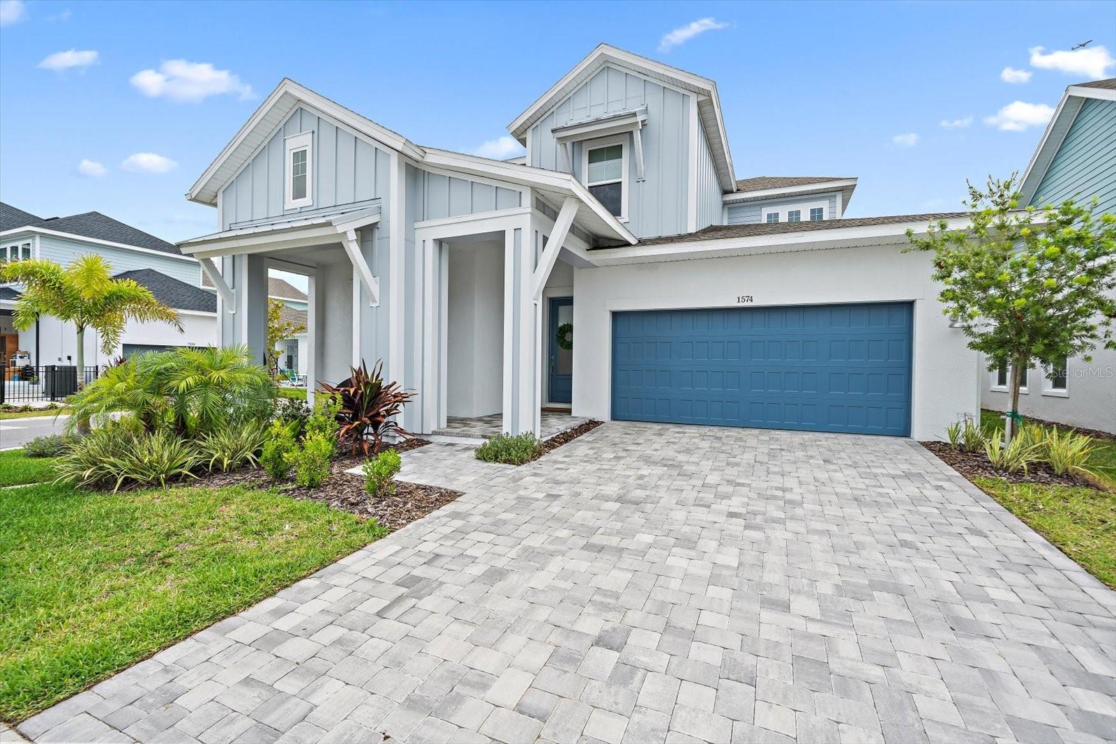 Single Family Residence in SARASOTA, FL - Daniel Dourado