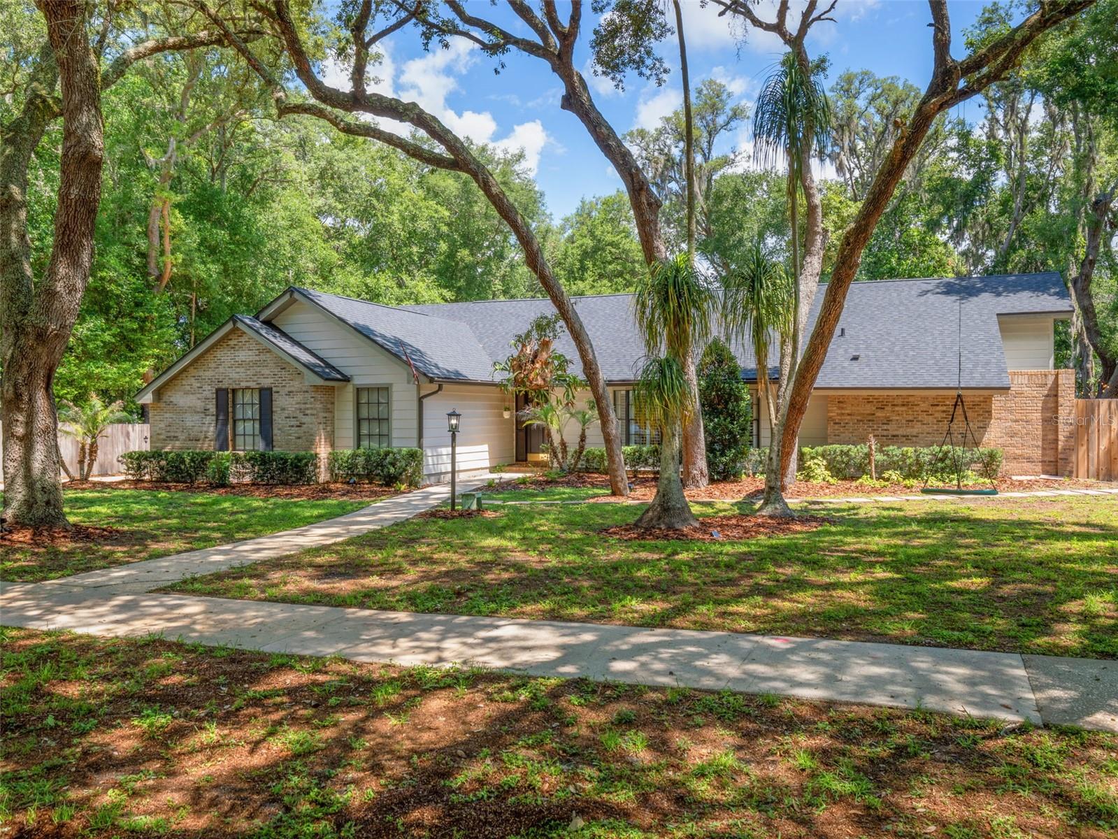Single Family Residence in APOPKA, FL - Daniel Dourado