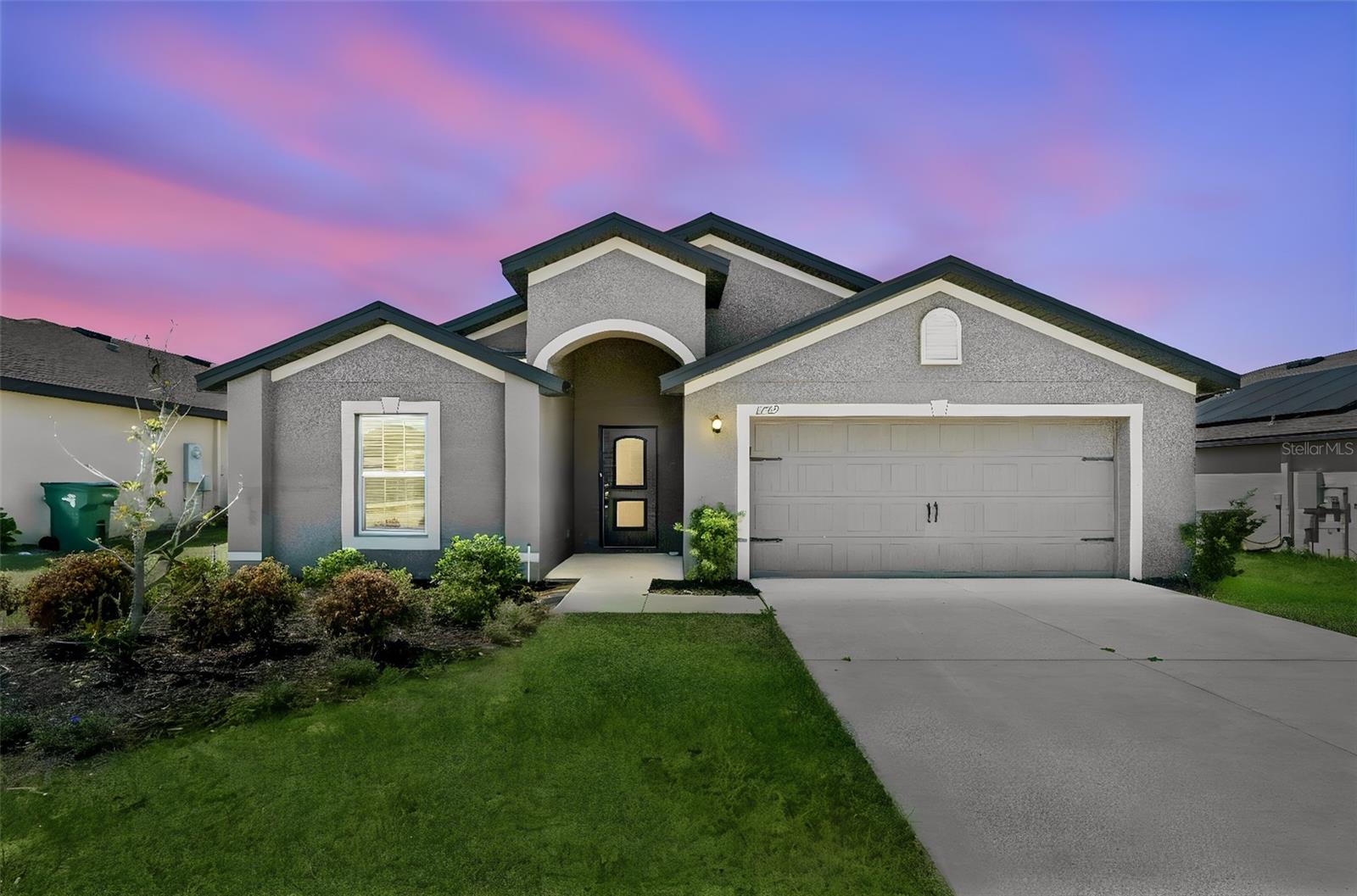 Single Family Residence in DUNDEE, FL - Daniel Dourado