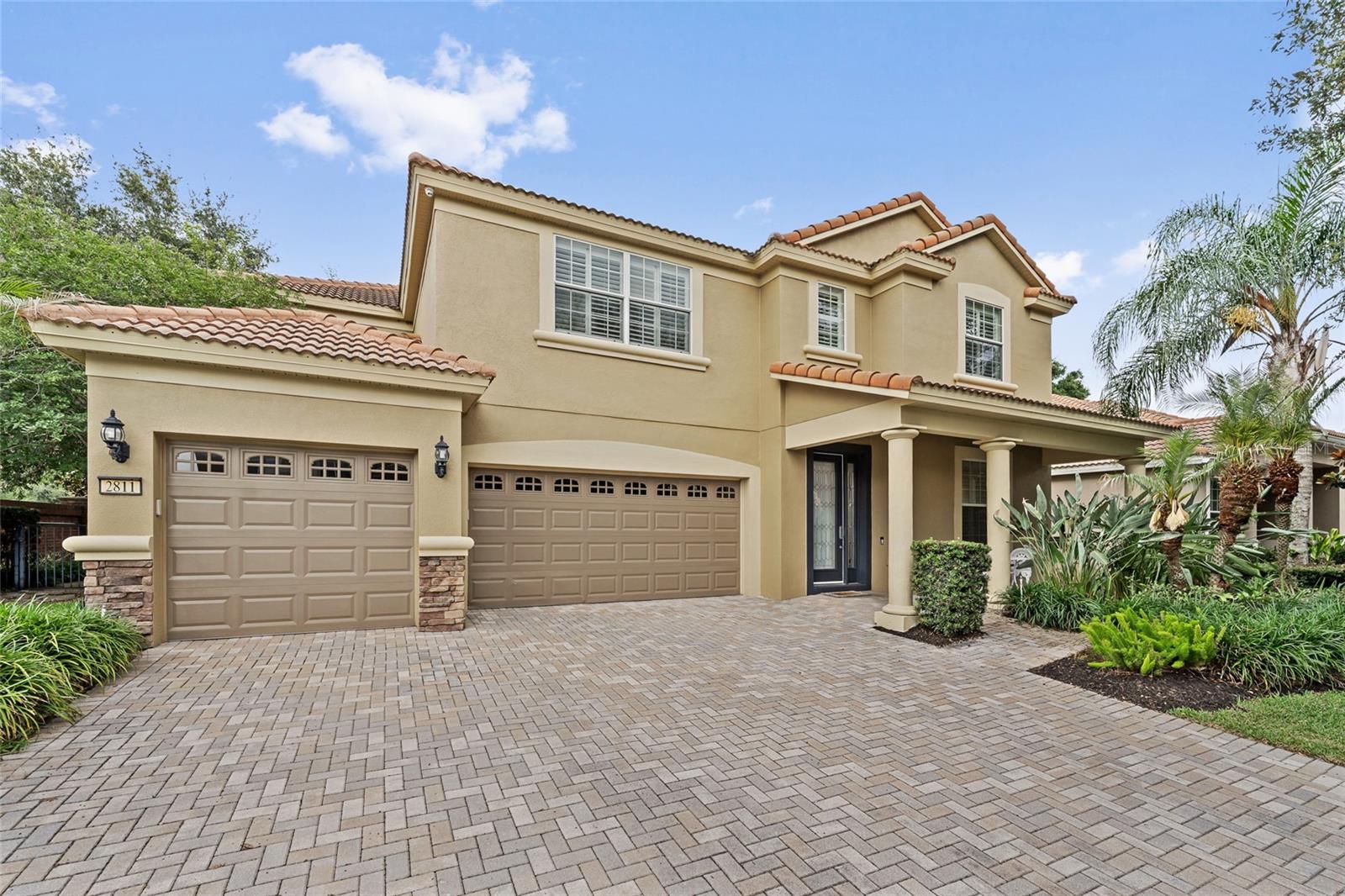 Single Family Residence in OCOEE, FL - Daniel Dourado