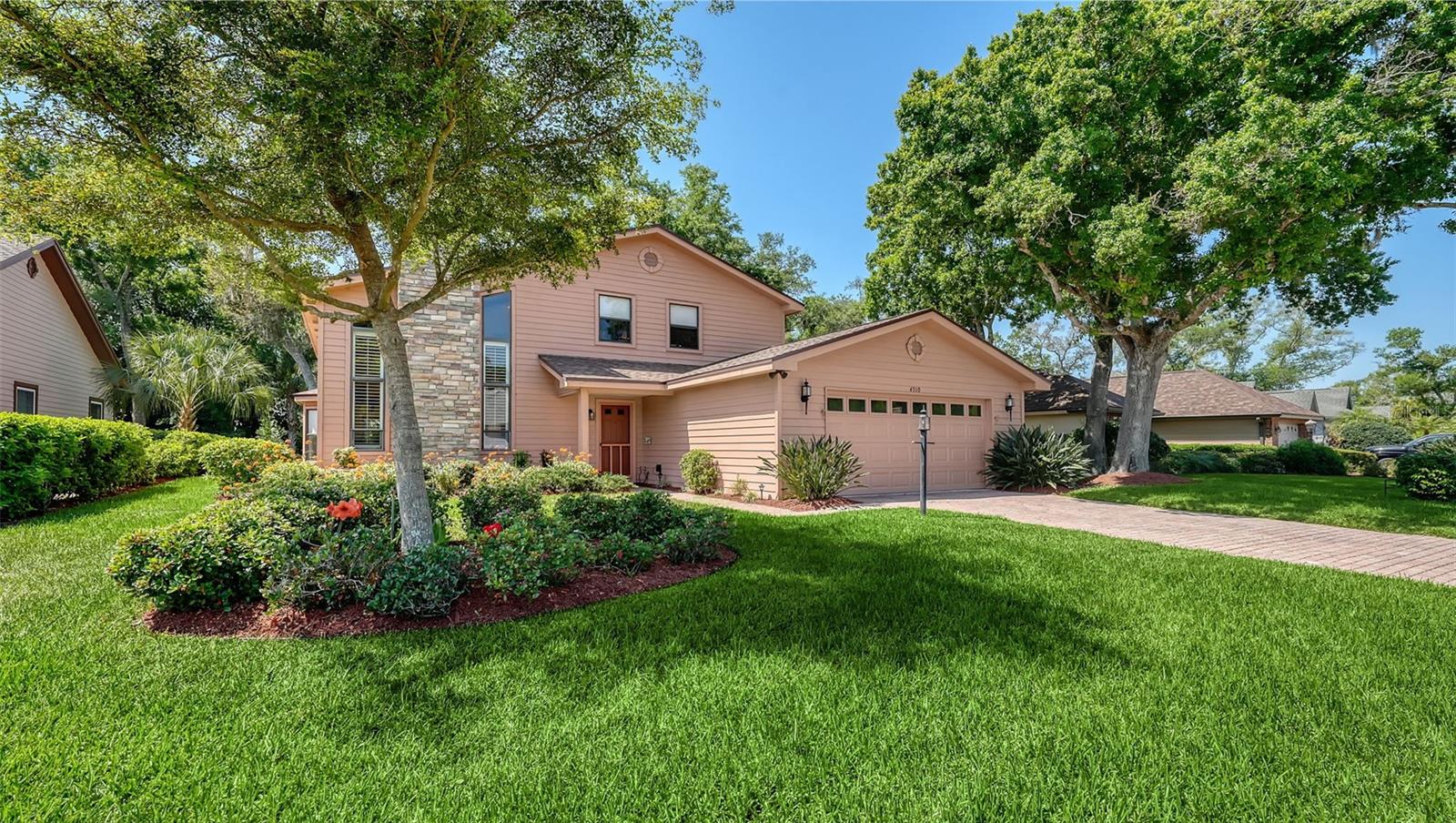 Single Family Residence in SARASOTA, FL - Daniel Dourado