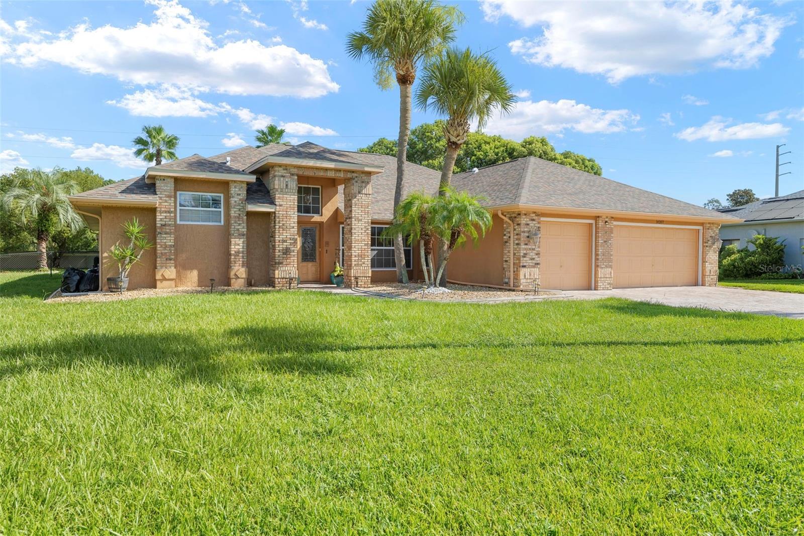 Single Family Residence in SPRING HILL, FL - Daniel Dourado