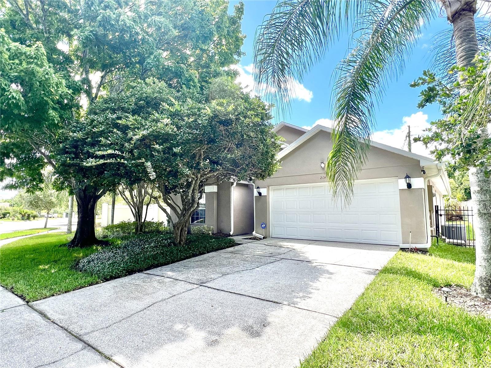 Single Family Residence in MAITLAND, FL - Daniel Dourado