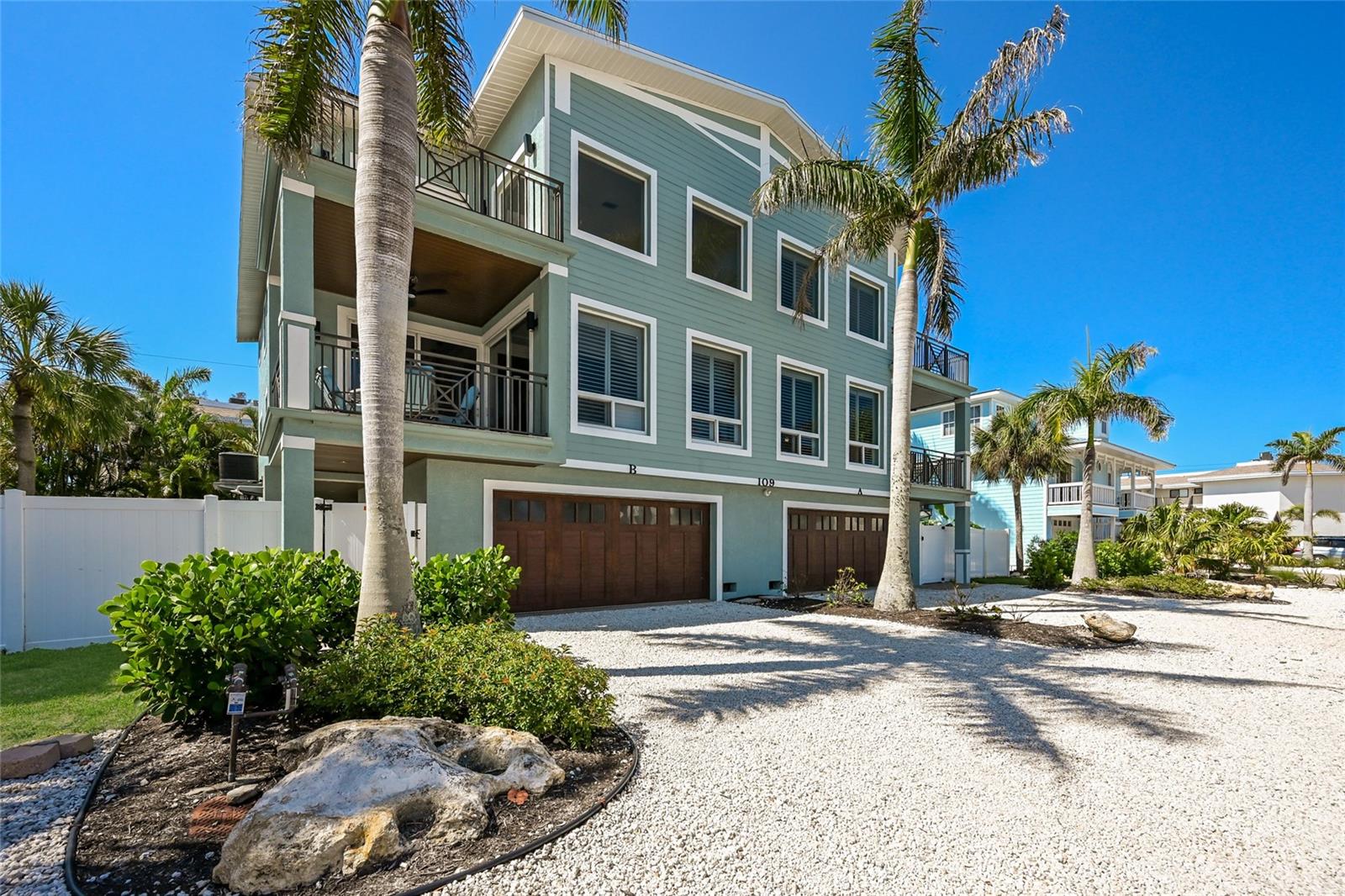 Single Family Residence in BRADENTON BEACH, FL - Daniel Dourado
