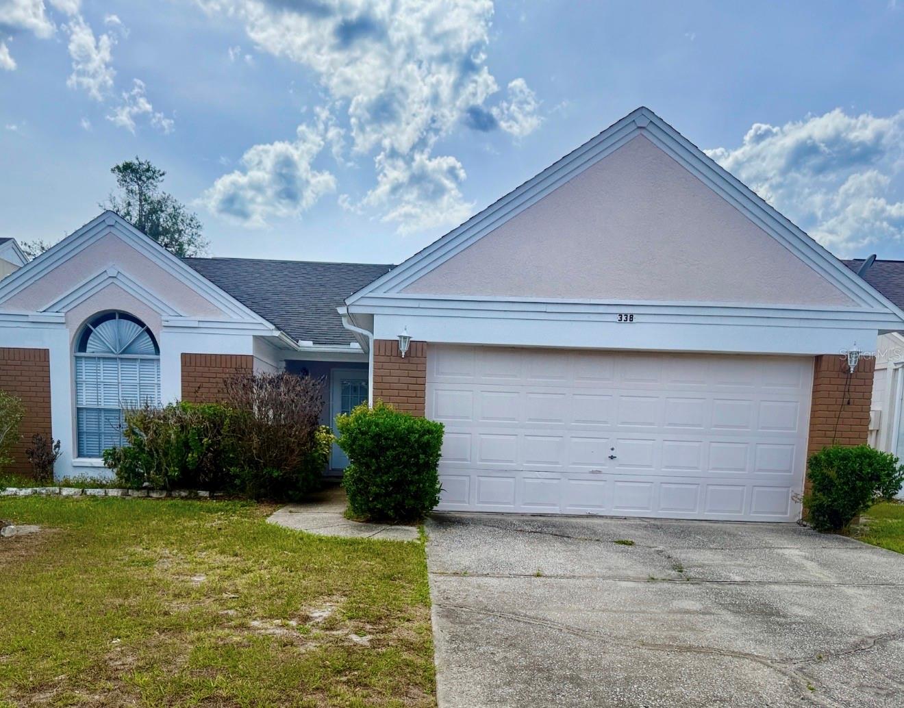 Single Family Residence in APOPKA, FL - Daniel Dourado