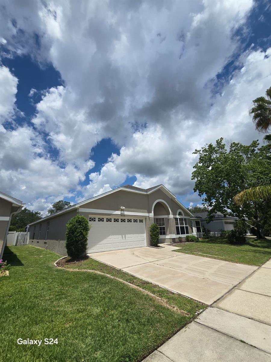 Single Family Residence in ORLANDO, FL - Daniel Dourado