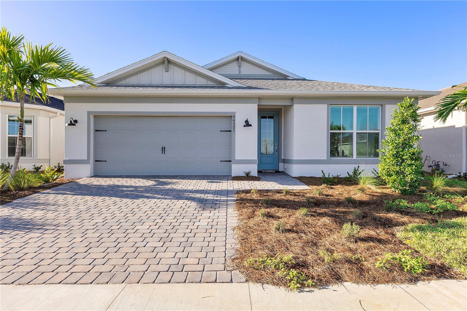 Single Family Residence in BRADENTON, FL - Daniel Dourado