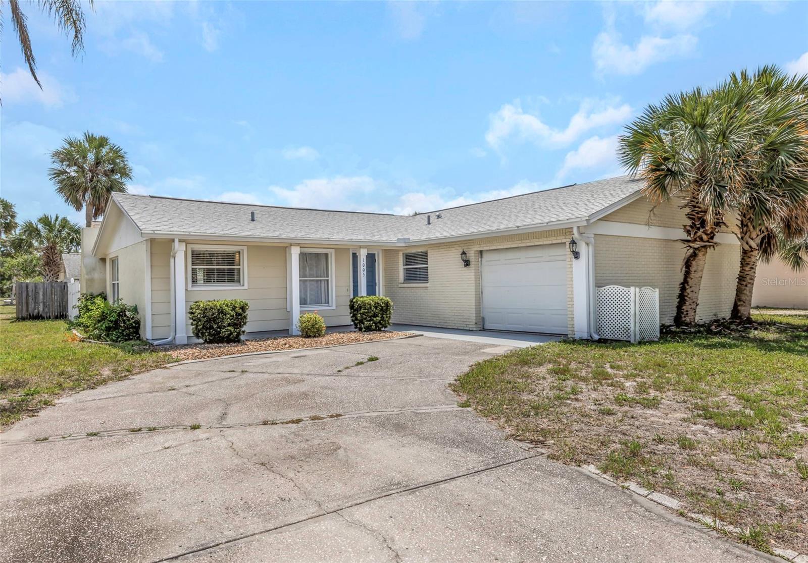 Single Family Residence in TARPON SPRINGS, FL - Daniel Dourado