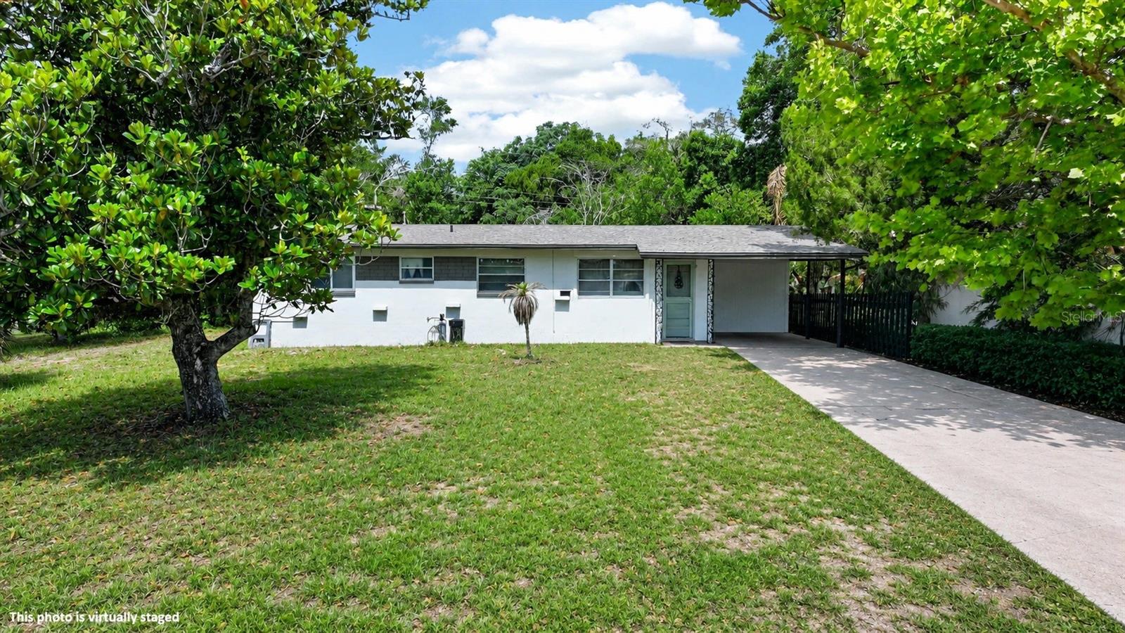 Single Family Residence in DAYTONA BEACH, FL - Daniel Dourado