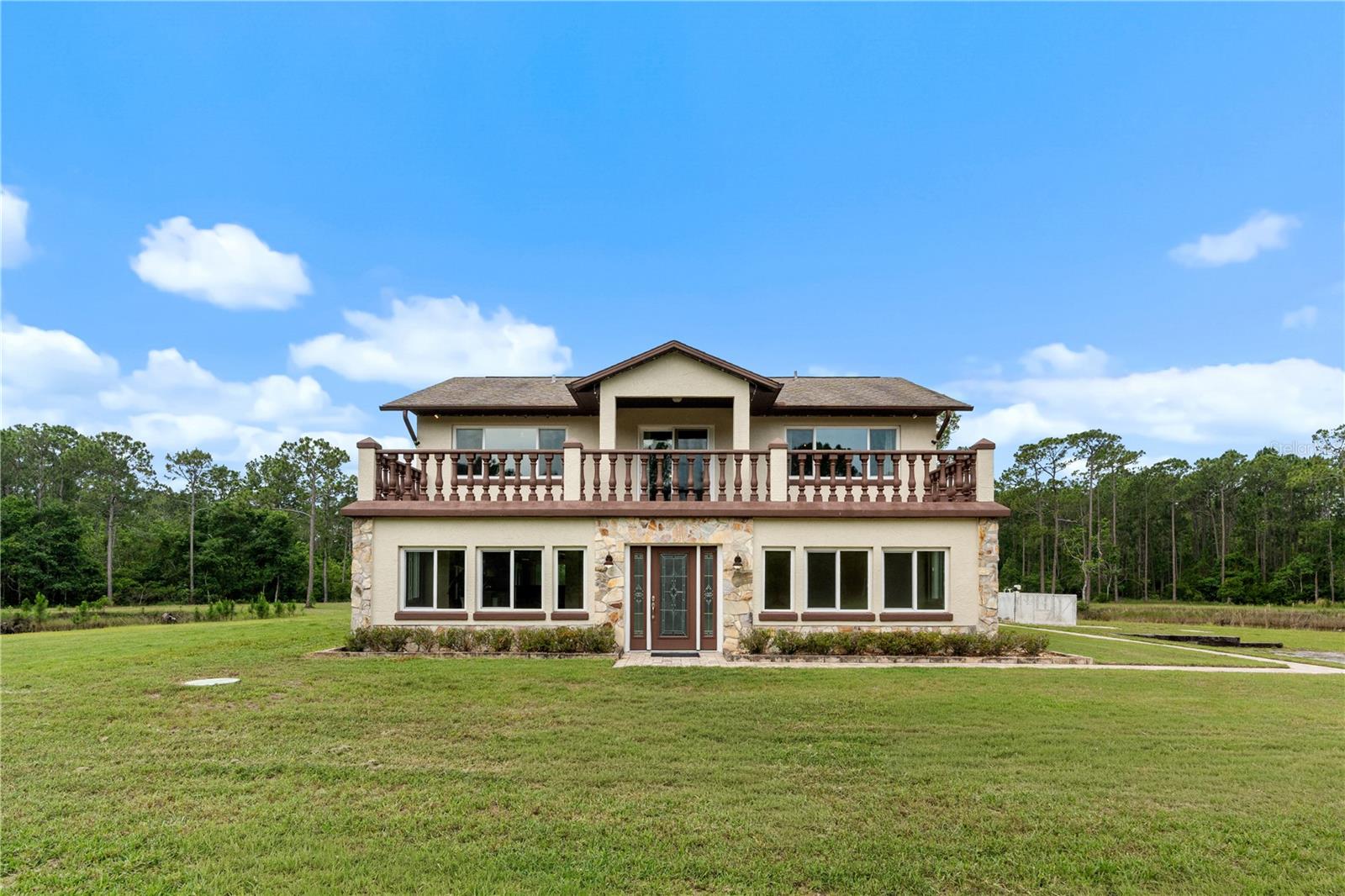 Single Family Residence in NEW SMYRNA BEACH, FL - Daniel Dourado