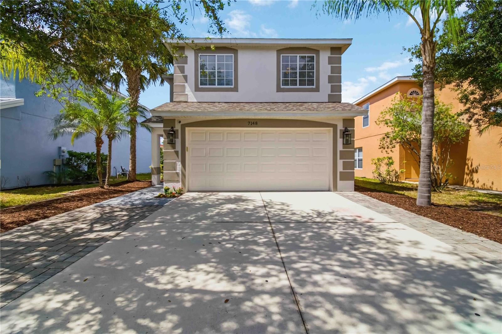 Single Family Residence in BRADENTON, FL - Daniel Dourado
