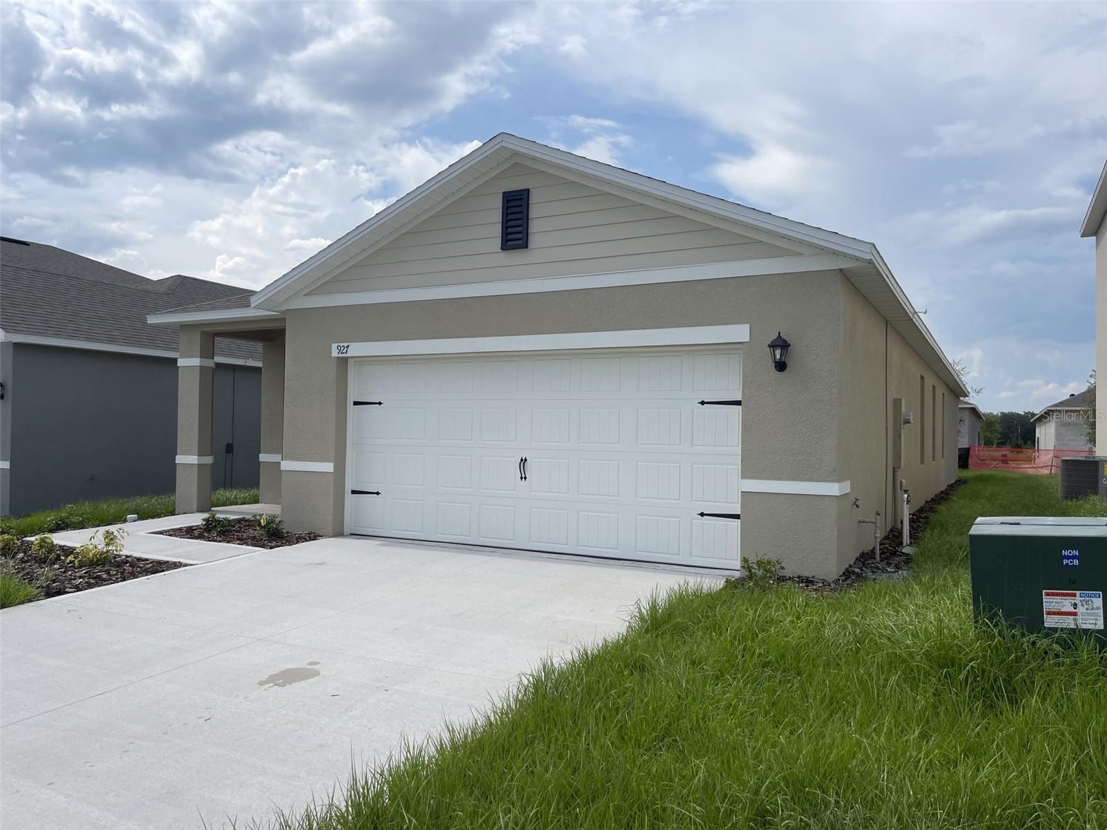 Single Family Residence in DAVENPORT, FL - Daniel Dourado
