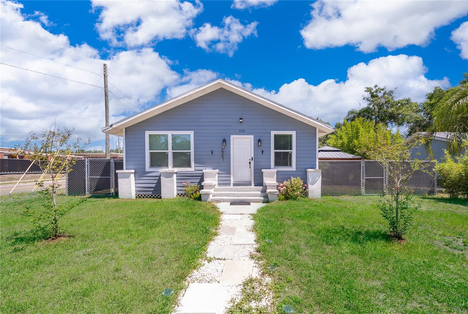 Single Family Residence in PLANT CITY, FL - Daniel Dourado