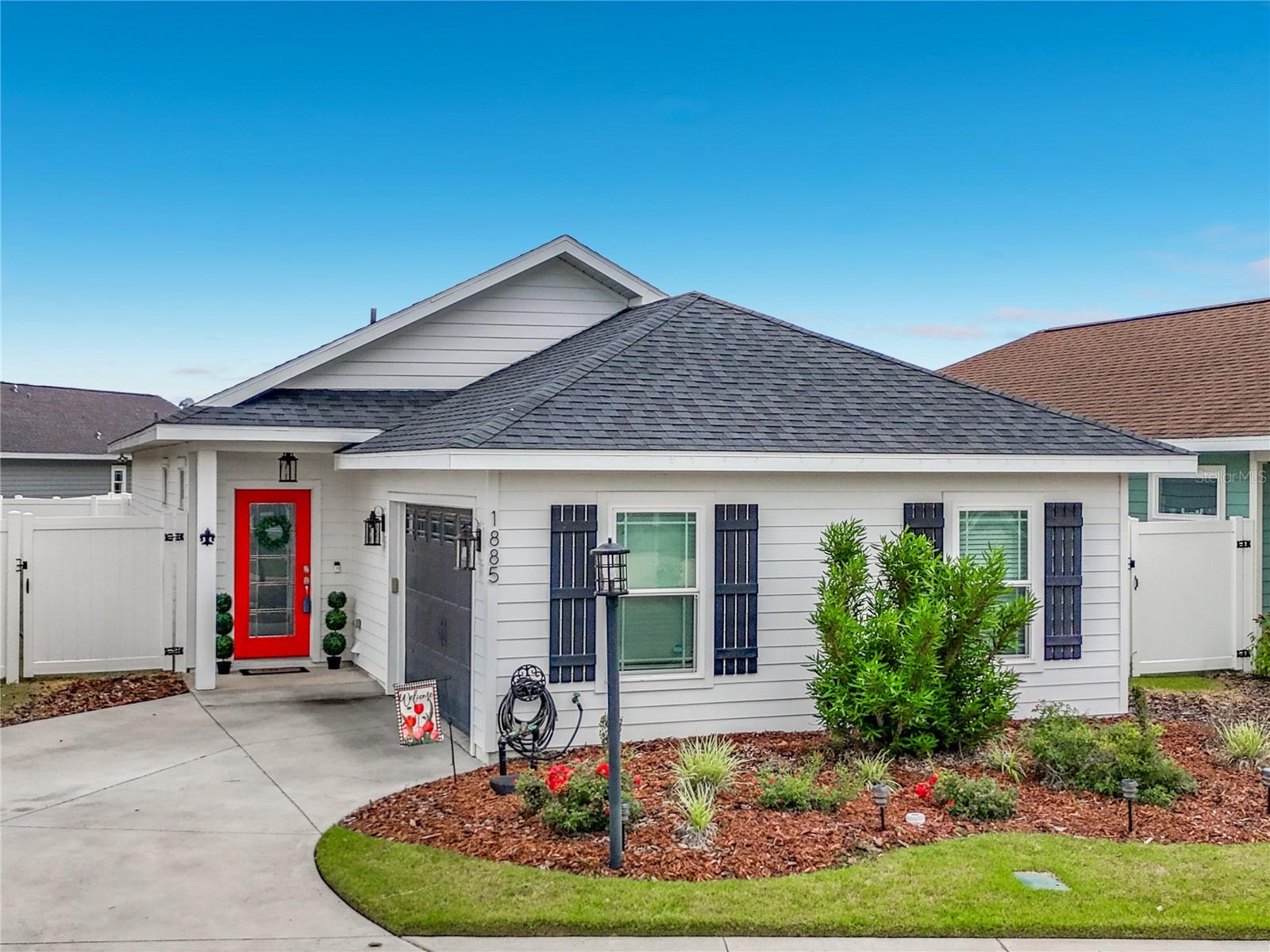 Single Family Residence in NEWBERRY, FL - Daniel Dourado