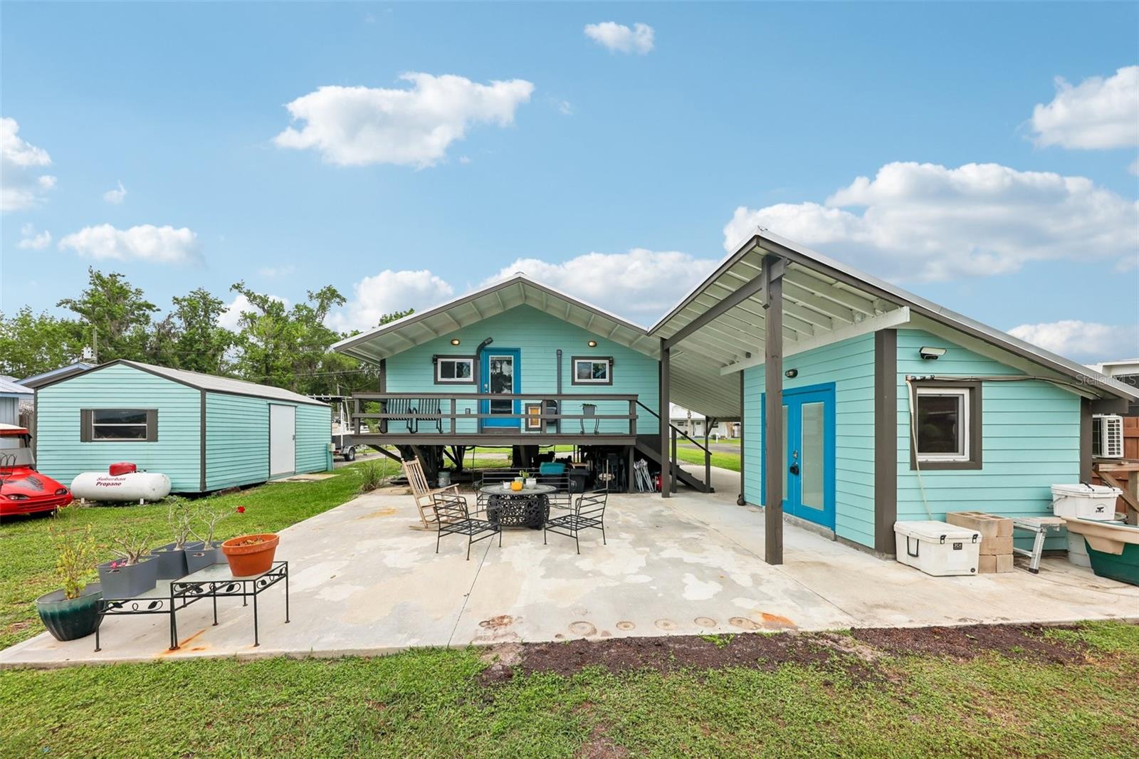 Single Family Residence in ASTOR, FL - Daniel Dourado