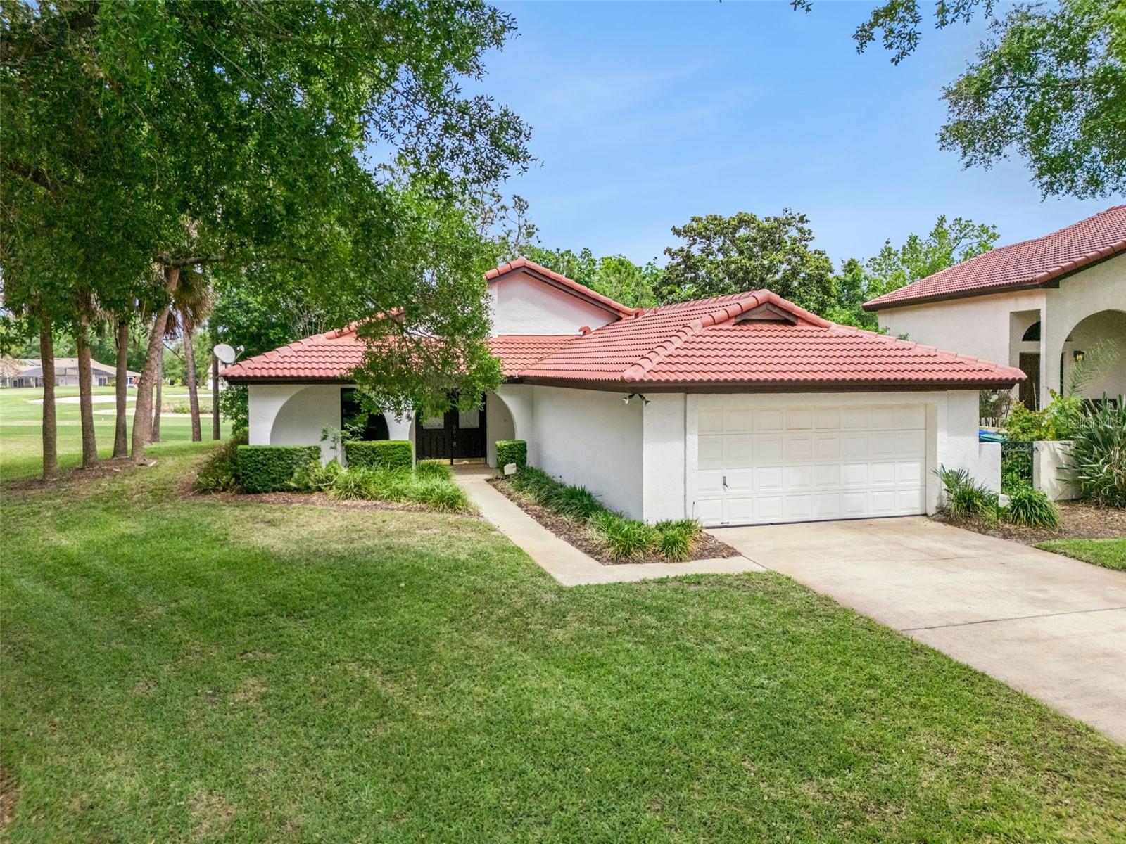 Single Family Residence in ORLANDO, FL - Daniel Dourado
