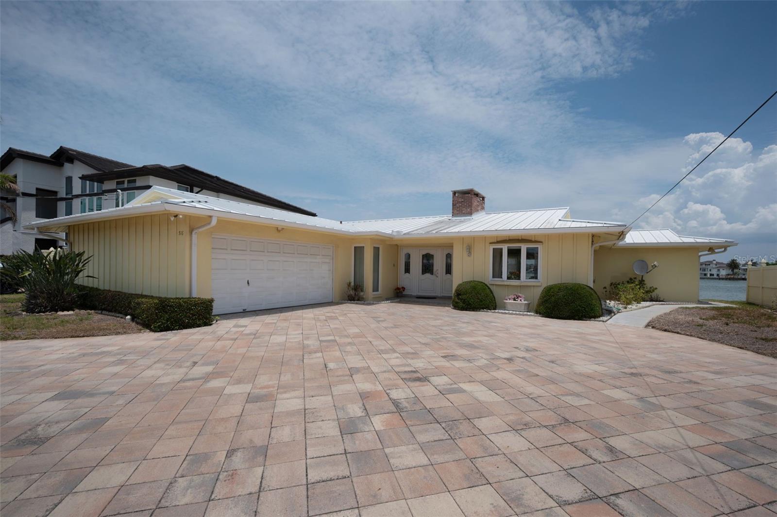 Single Family Residence em INDIAN ROCKS BEACH, FL - Daniel Dourado
