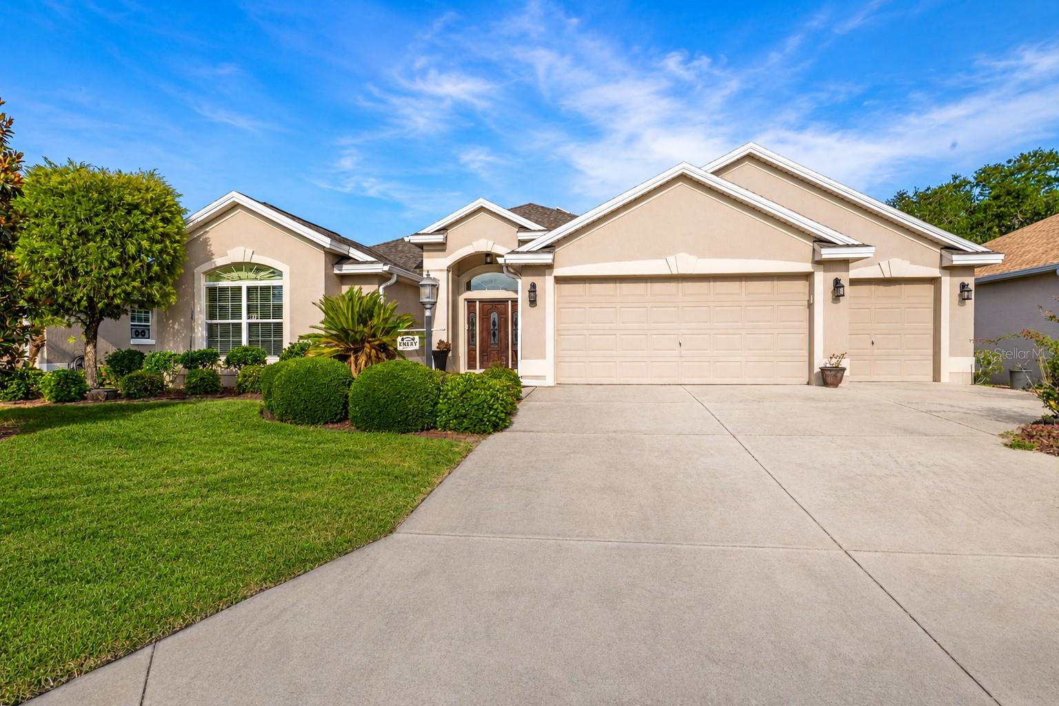 Single Family Residence in THE VILLAGES, FL - Daniel Dourado