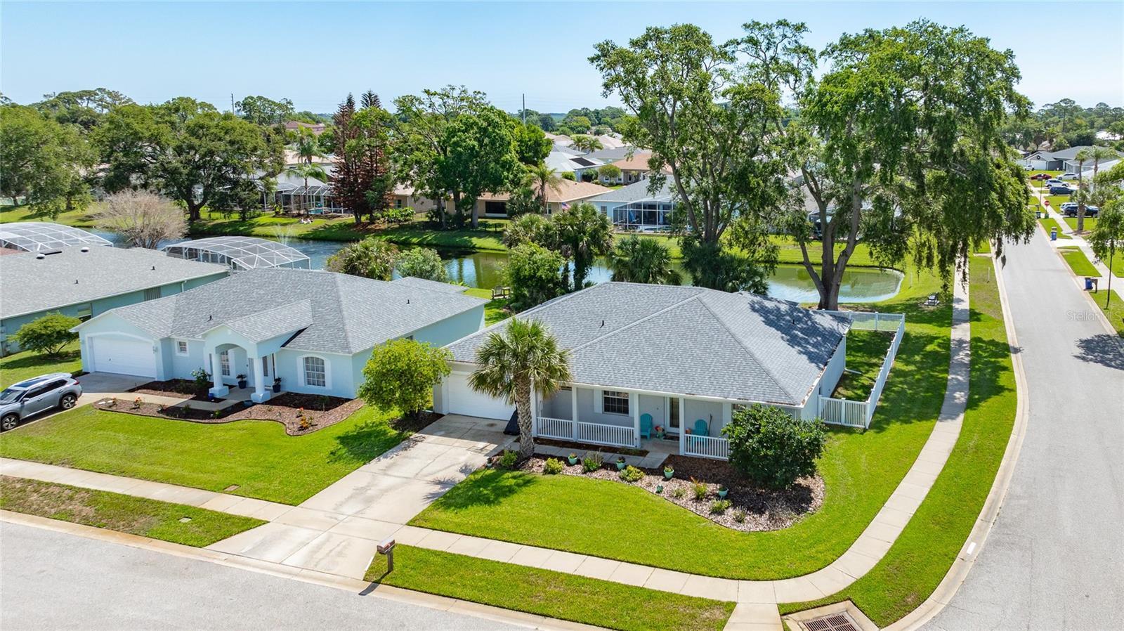 Single Family Residence in EDGEWATER, FL - Daniel Dourado