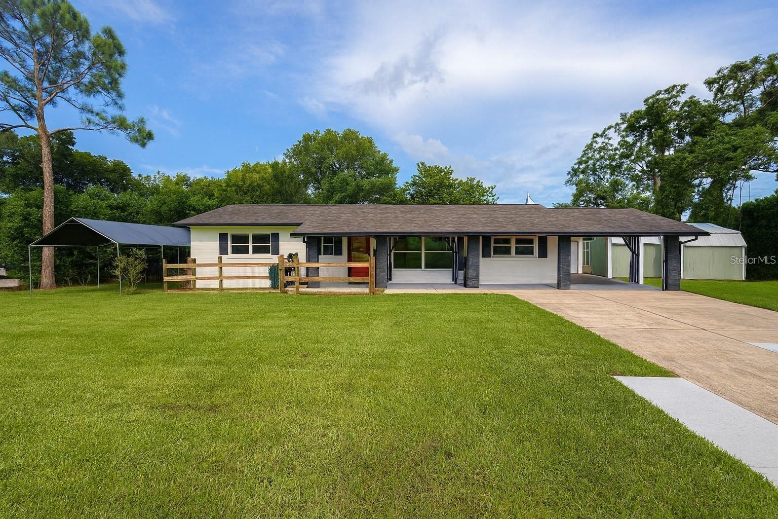 Single Family Residence em EUSTIS, FL - Daniel Dourado