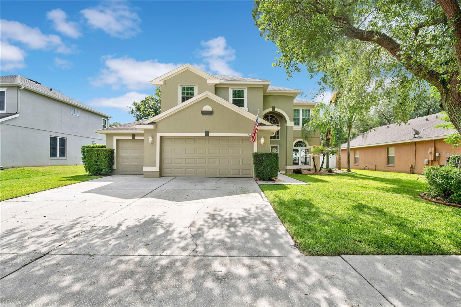 Single Family Residence in OVIEDO, FL - Daniel Dourado