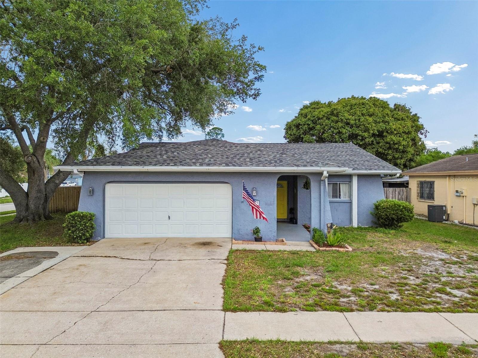Single Family Residence in TAMPA, FL - Daniel Dourado