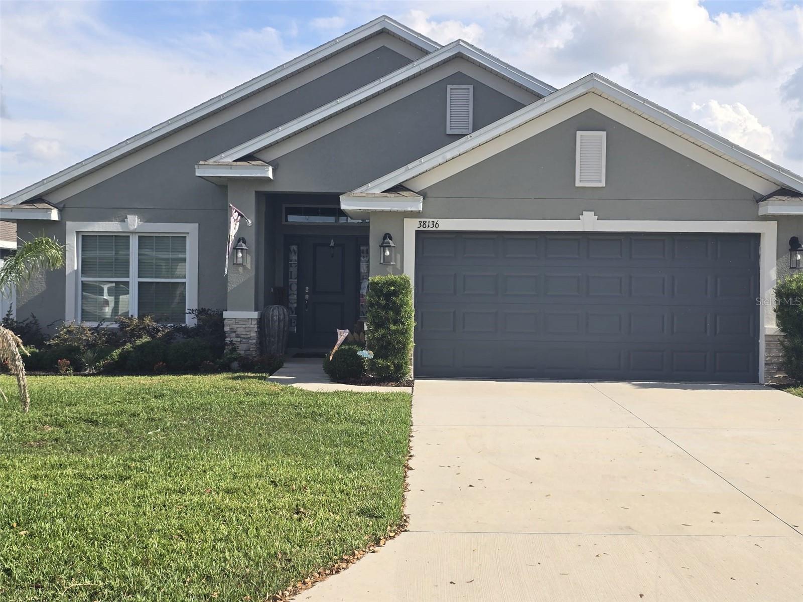 Single Family Residence in DADE CITY, FL - Daniel Dourado