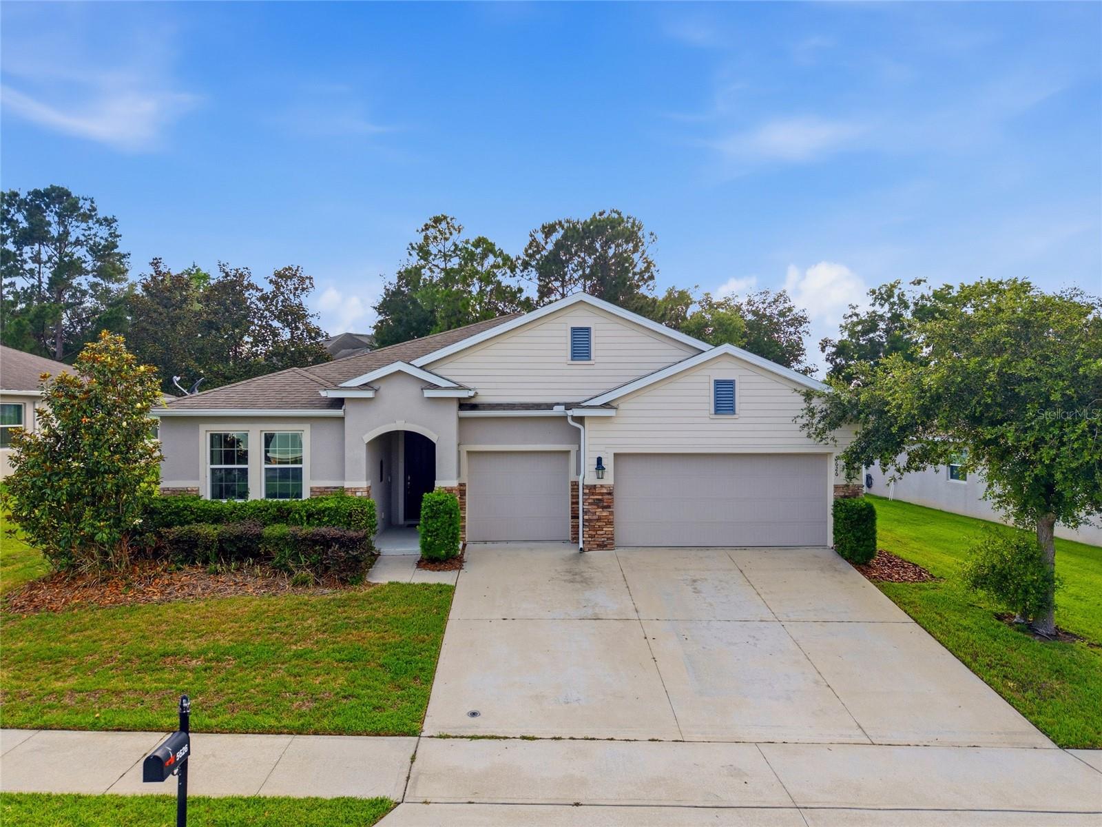 Single Family Residence in OCALA, FL - Daniel Dourado