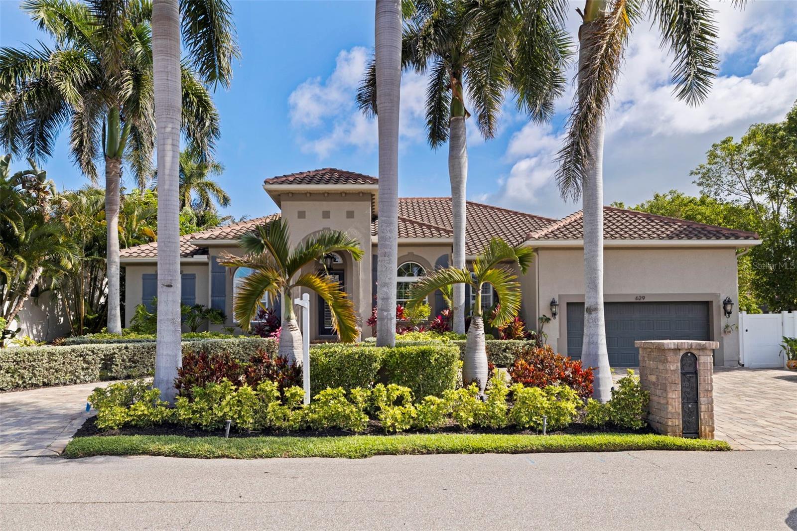 Single Family Residence in TIERRA VERDE, FL - Daniel Dourado