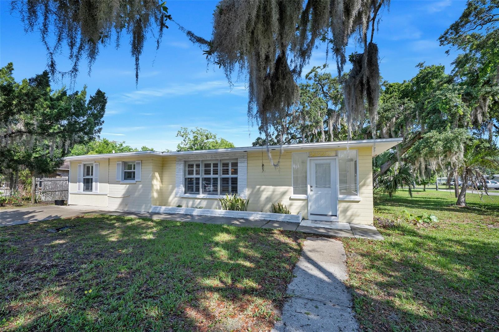 Single Family Residence em ORMOND BEACH, FL - Daniel Dourado