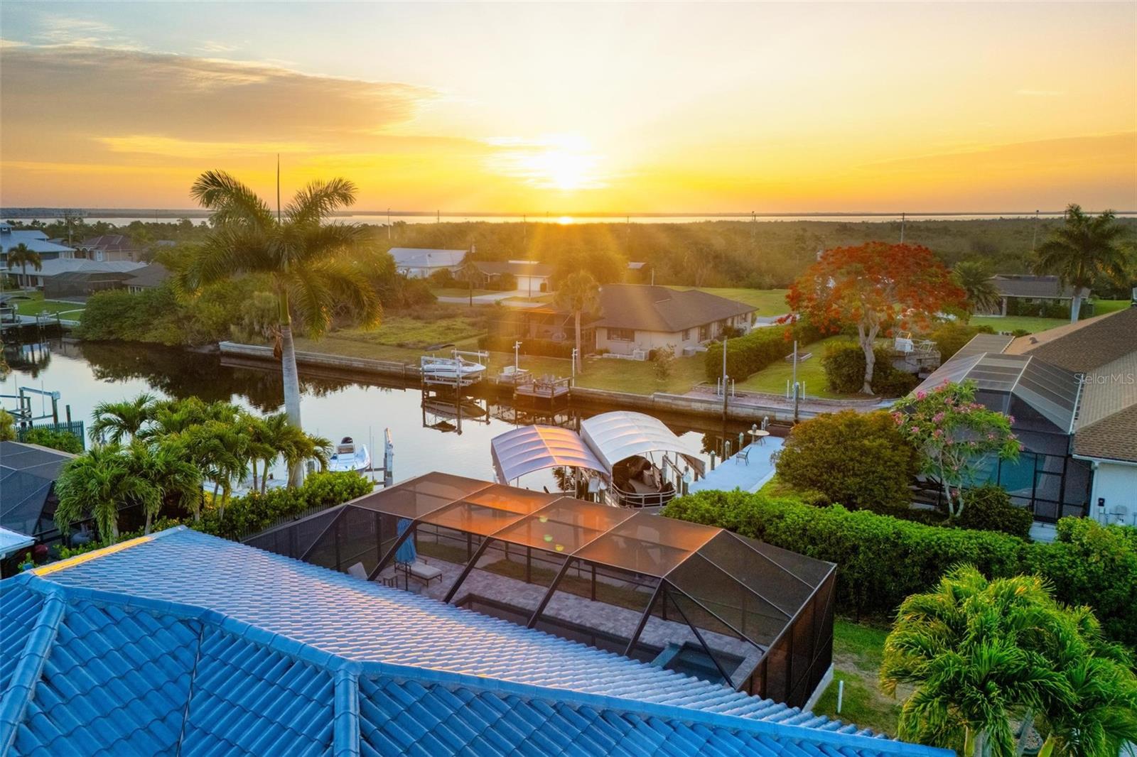 Single Family Residence in PORT CHARLOTTE, FL - Daniel Dourado