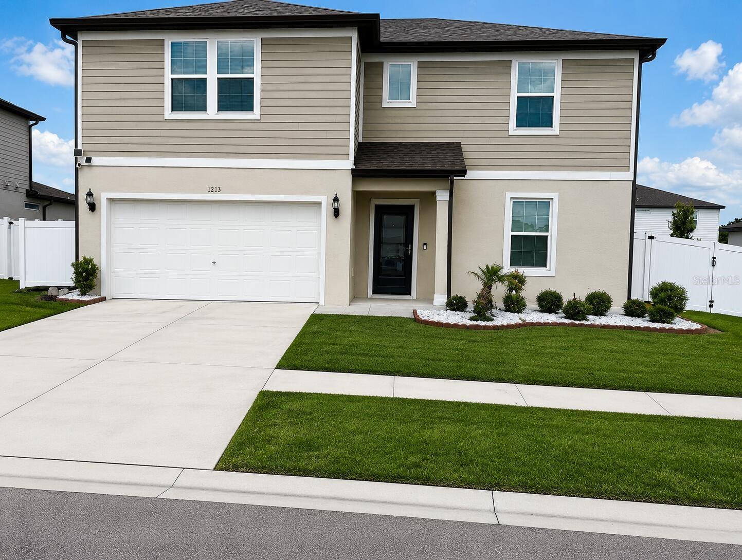 Single Family Residence in WINTER HAVEN, FL - Daniel Dourado