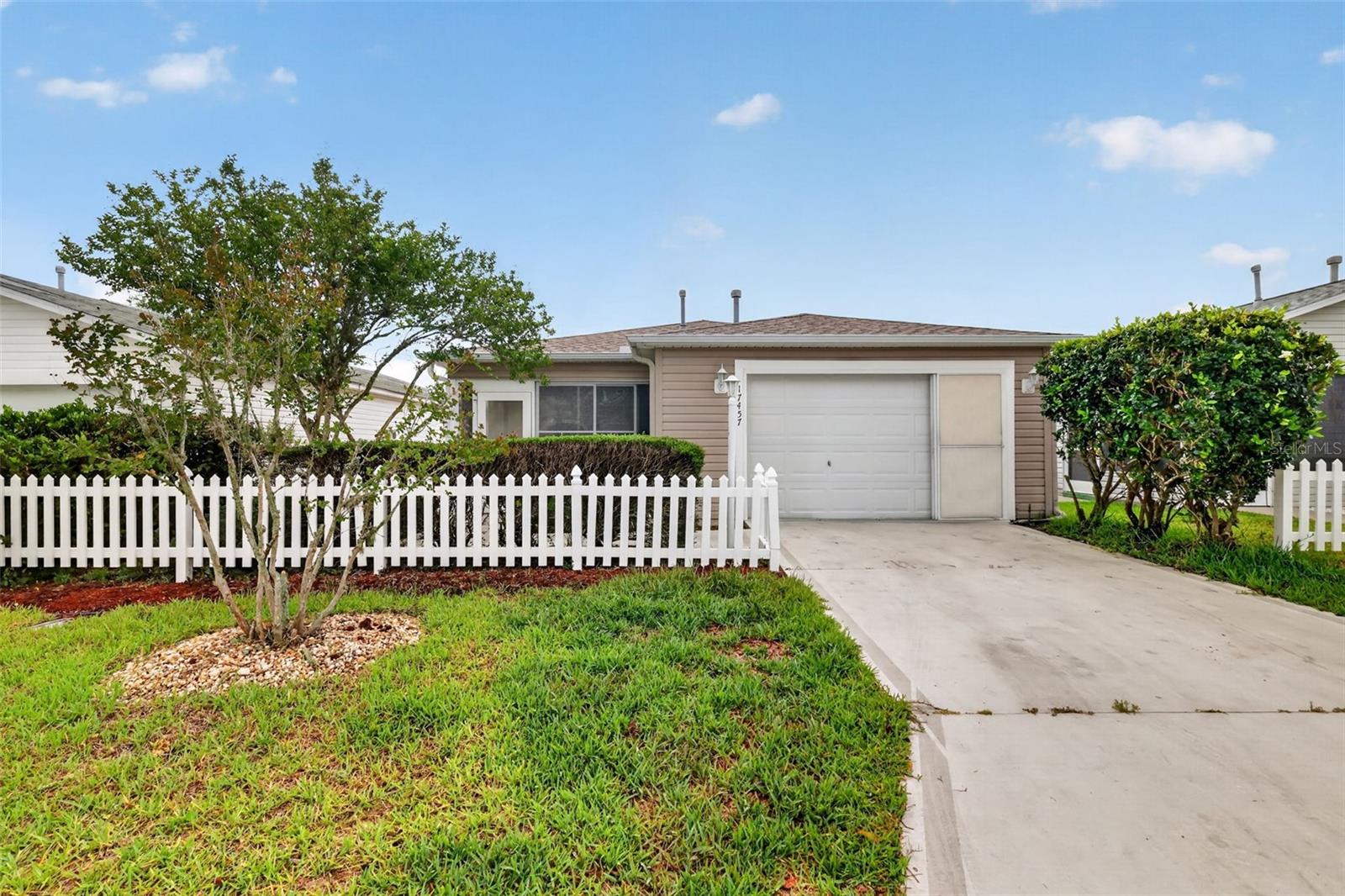 Villa in THE VILLAGES, FL - Daniel Dourado