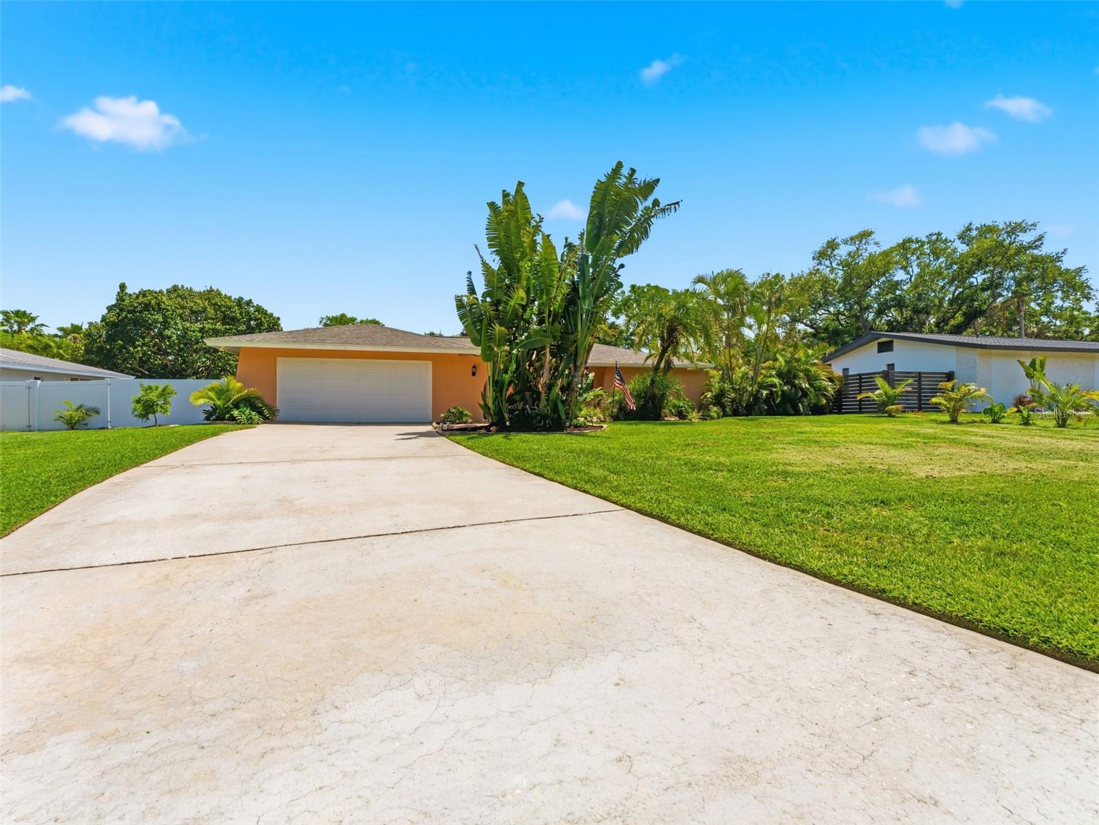 Single Family Residence em CLEARWATER, FL - Daniel Dourado