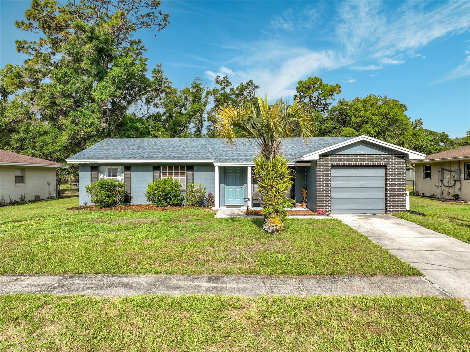 Single Family Residence in ORLANDO, FL - Daniel Dourado