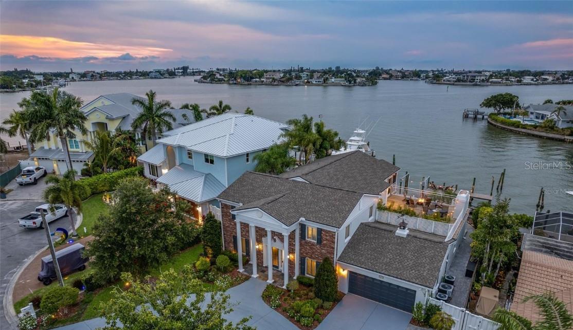 Single Family Residence in LARGO, FL - Daniel Dourado