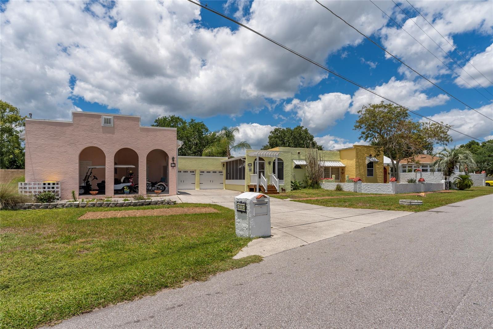 Single Family Residence in WINTER HAVEN, FL - Daniel Dourado