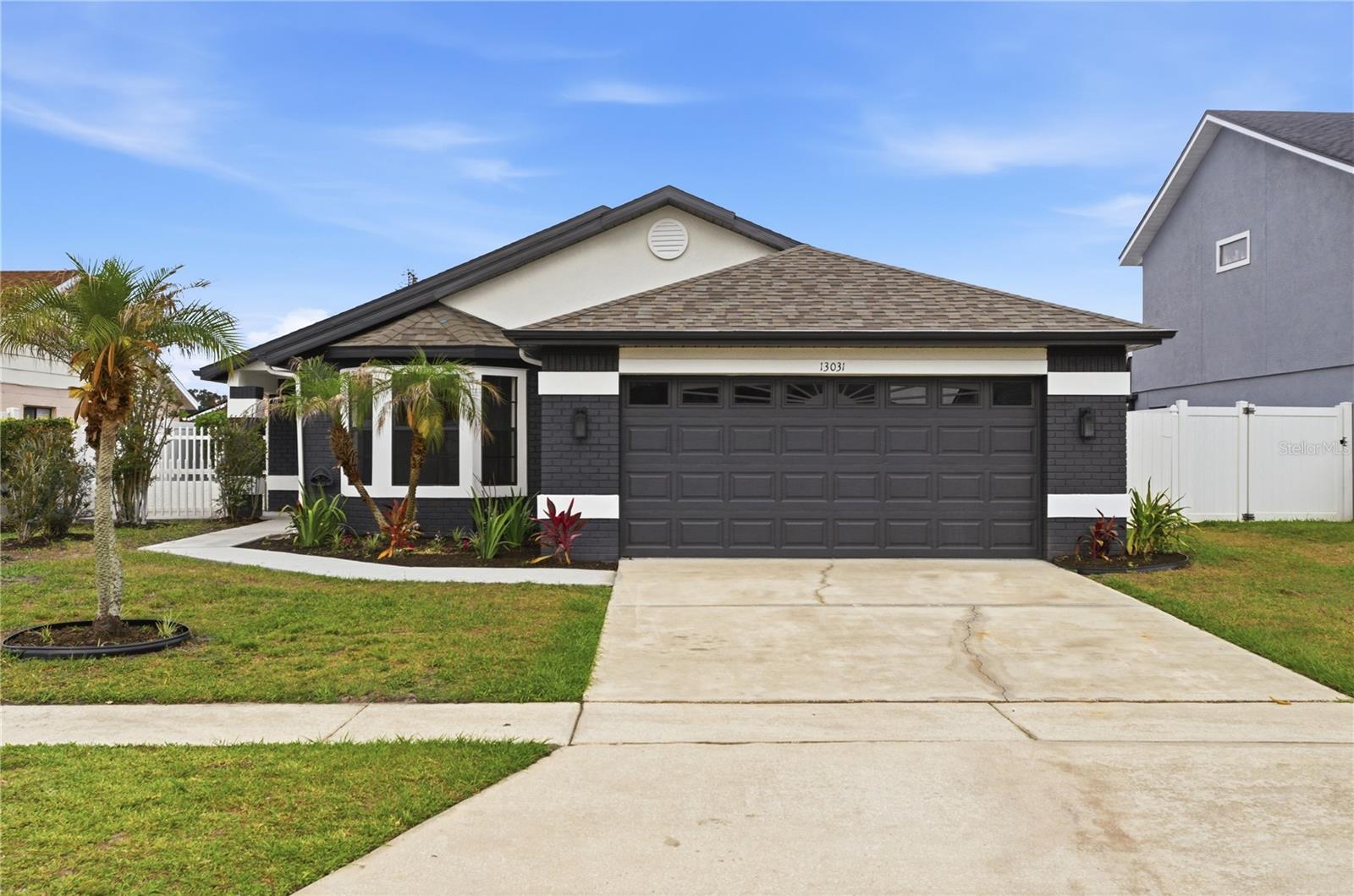 Single Family Residence in ORLANDO, FL - Daniel Dourado